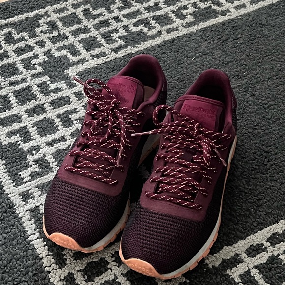 Reebok Shoes - Reebok Women's Maroon Knit Athletic Sneakers with Pink Accent